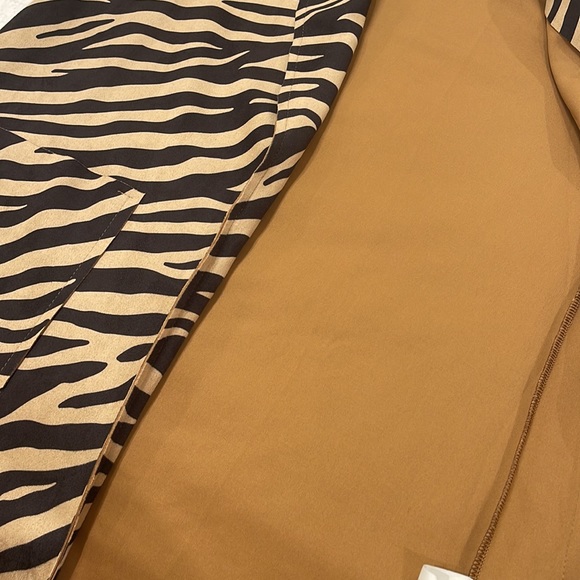 The Porter Collective Animal Print Long Jacket Size Medium - Picture 8 of 10